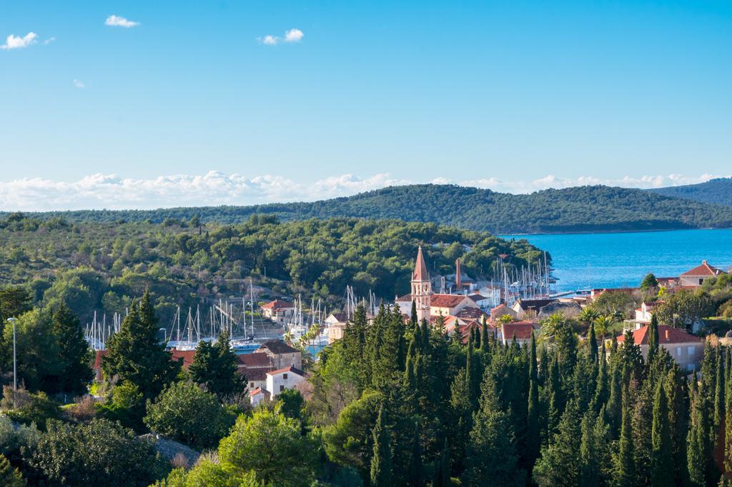 Mladinic Palace Milna  Kültér fotó
